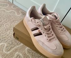 Ladies trainers