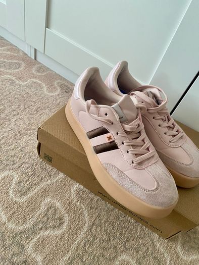 Ladies trainers