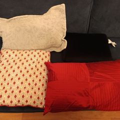 FREE mix of cushions and blanket