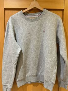 Grey round necked Tommy Jeans Sweatshirt