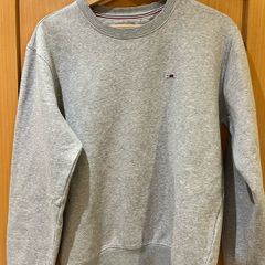 Grey round necked Tommy Jeans Sweatshirt