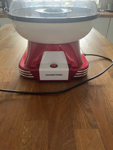 Candy floss maker