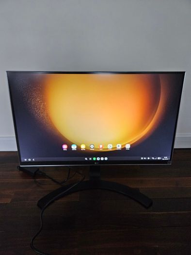 LG 27" Ultra HD 4K IPS LED Monitor (27" Diagonal)