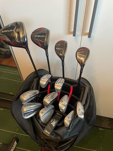 TaylorMade Stealth Golf Set