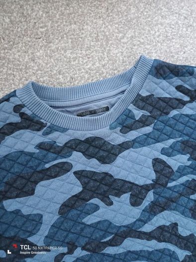 boy's jumper. Age 7/8
