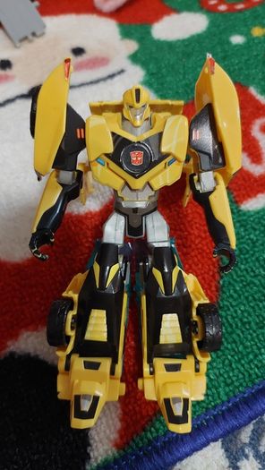 Transformer / toy / bumblebee