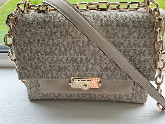 Micheal kors  Cece Medium logo shoulder bag