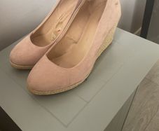 Pink Wedges