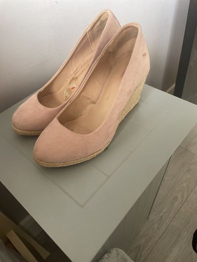 Pink Wedges