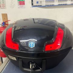 Piaggio top box