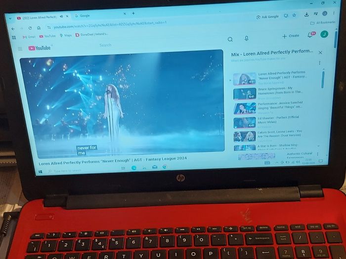 HP 15.6 inch Laptop, Model 15-ba079sa, AMD A6-7310 APU with AMD Radeon R4 Graphics, 2.0GHz, 4GB Ram, 1 Terrabyte HDD, Windows 10, Microsoft Edge, Chrome and VLC