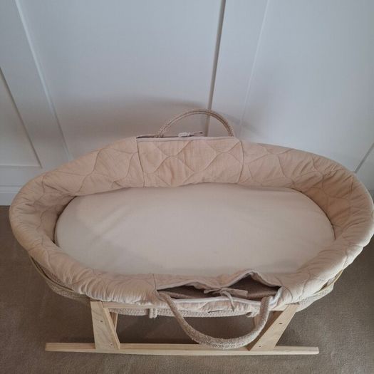 Moses Basket & Stand
