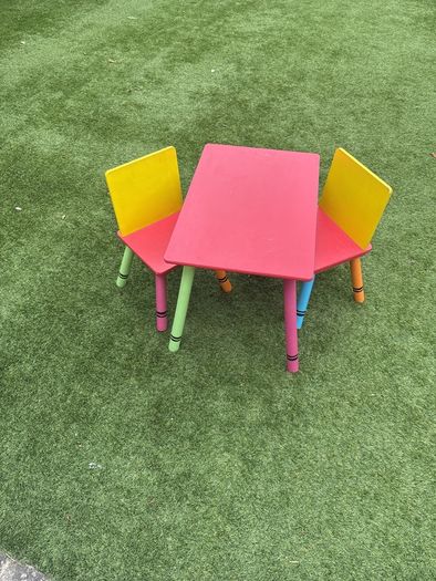 Kids table and chairs