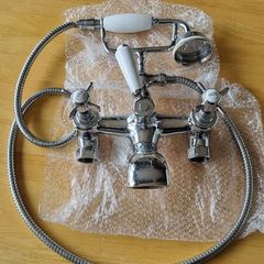 Silver Colour Bathroom Bathtub tap with shower head
