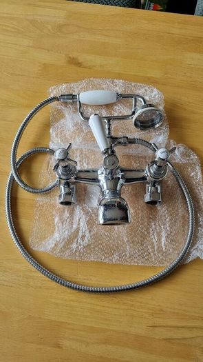 Silver Colour Bathroom Bathtub tap with shower head