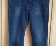 Fat Face denim jeans 34 waist and 24 leg UK size 16 in very good condition with no issues see last two photos for exact measurements FREE STANDARD POSTAGE INCLUDED