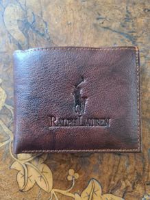Ralph Lauren, genuine leather wallet for men.Makes a perfect gift.