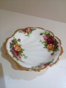 SHELL SWEET DISH Royal Albert Old Country Roses Bone China