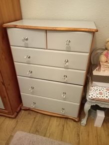 Chest of drawers