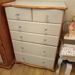 Chest of drawers