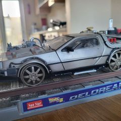 De Lorean die-cast metal model