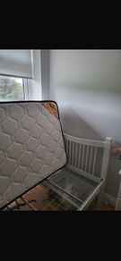 single bed with matteress (never used)