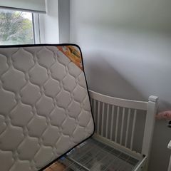 single bed with matteress (never used)