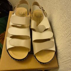 Ladies sandals