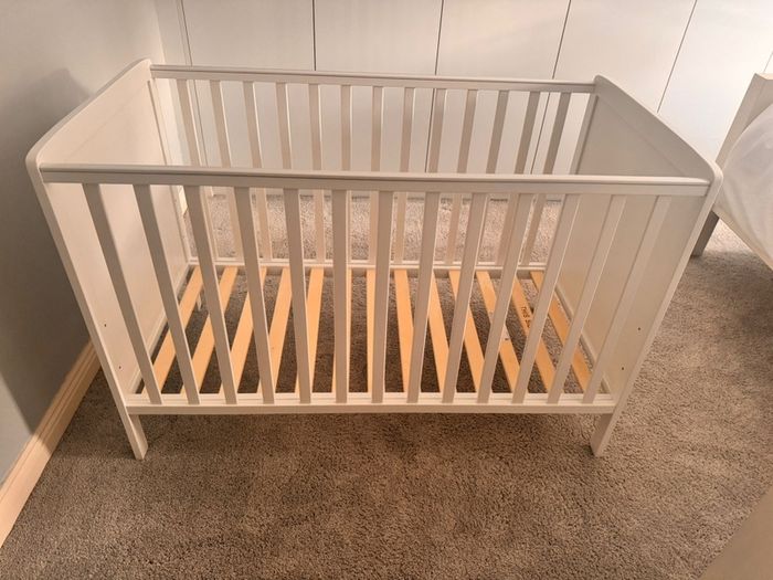 baby cot