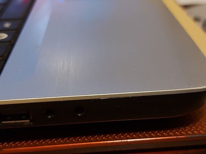 Samsung 15.6 laptop, Model NP-R530, Red, Windows 10, Pentium Dual Core CPU T4400, 2.2GHZ, 2GB Ram, 300GB HDD, Microsoft Edge, Chrome, etc