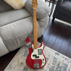 bass guitar