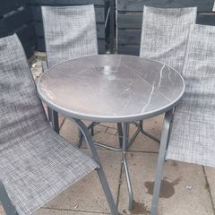 garden table and chairs
