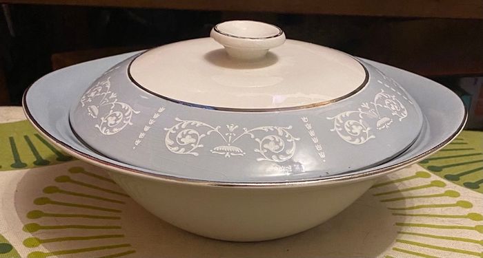 Arklow Pottery taurine, two for forty euros