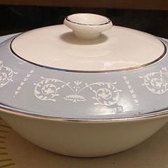 Arklow Pottery taurine, two for forty euros
