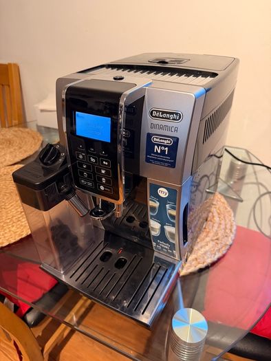 De'Longhi Dinamica Coffee Machine