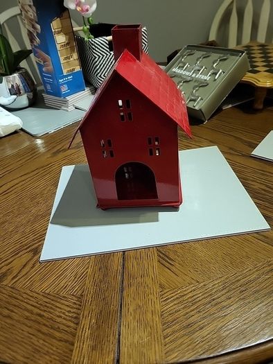 Lantern holder metal.