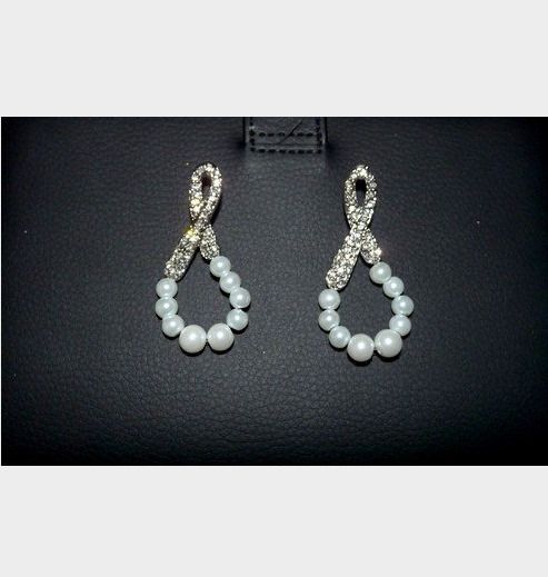 Classy Pearl Necklace - lovely gift