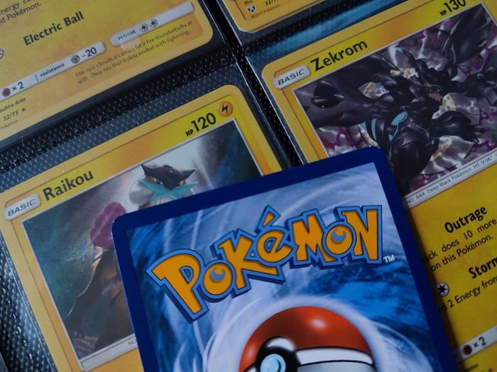 Dragonite ! Holo Rare ! from Sun & Moon Set ! 2017 ! Pokemon Card !