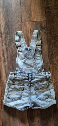 Denim dungaree shorts for girls size 6-7 Y