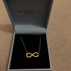 Women's necklace