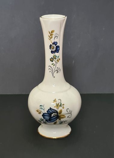 Vintage 1980s Royal Tara Swan Vase Fine Bone China Ireland White Gold Trim Handmade Galway