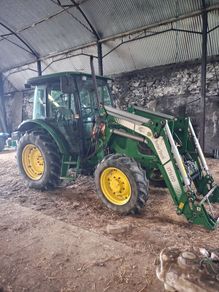 John Deere 5070