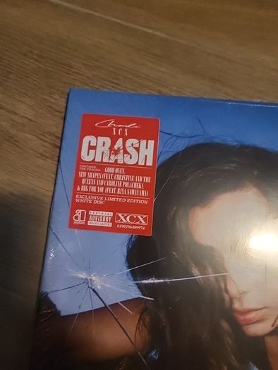 Charlie xcx Crash limited edition 2022 us white vinyl with signed photo