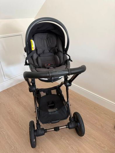 Egg 3 Bundle with Go Beyond 2 Car Seat
