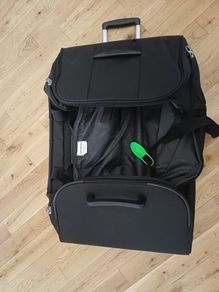 Large Samsonite  suitcase