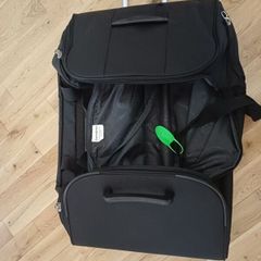 Large Samsonite  suitcase