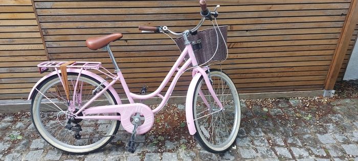 Girls PInk Bike