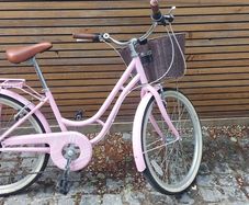 Girls PInk Bike