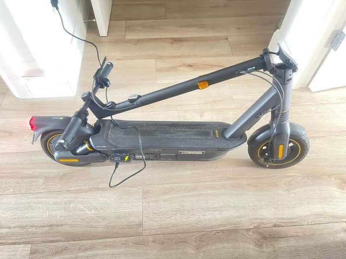 MAX G2 by Segway + Helmet Included!