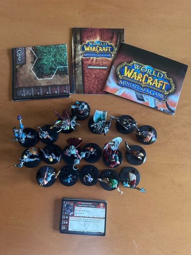 World of Warcraft Miniatures Game - 18 Figures + Hero Cards & Accessories - WoW Lot
